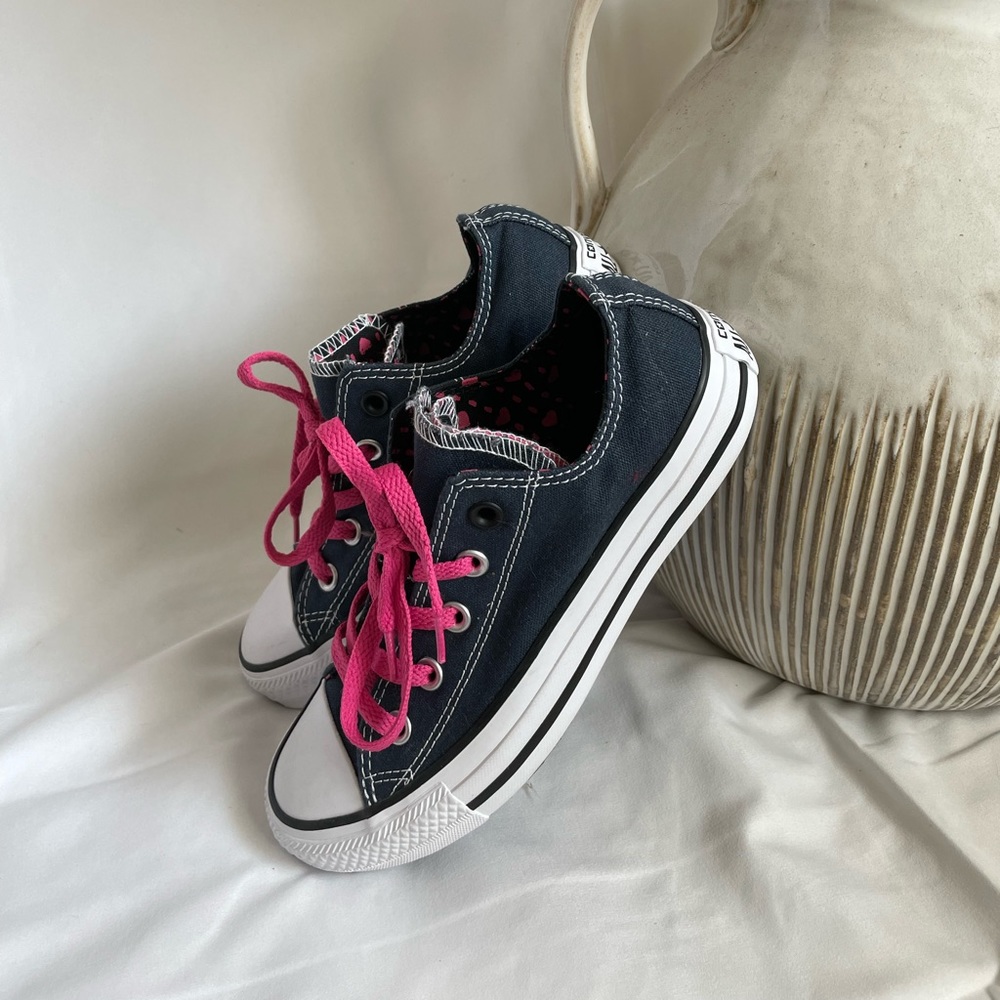 CONVERSE Navy unisex women’s size 6 NEW - Picture 1 of 7